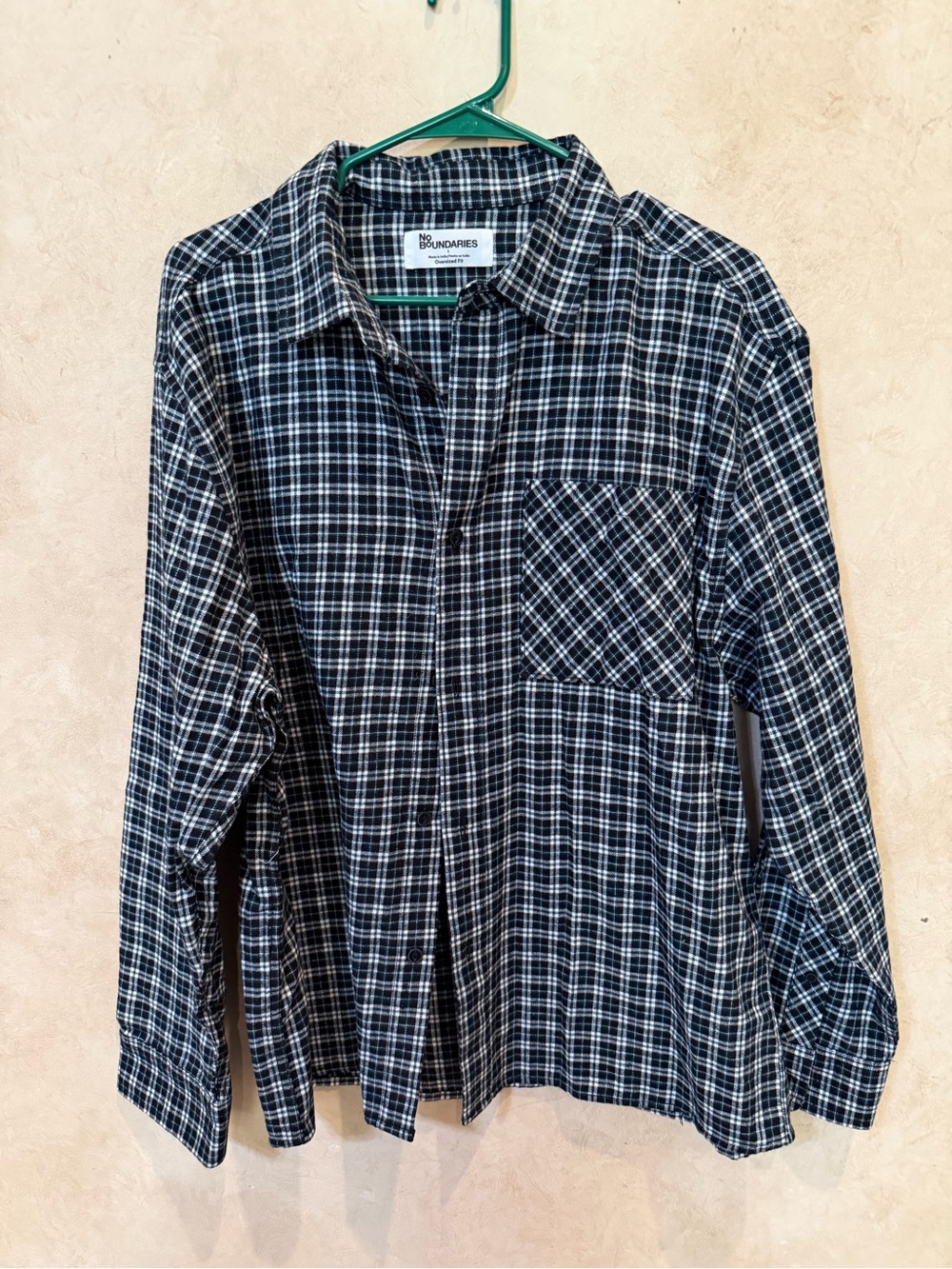No Boundaries Black & White Plaid Button-Up Shirt oversized large never worn
